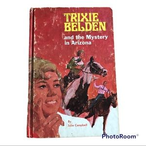 Vintage 1970 Trixie Belden And the Mystery in Arizona Book #6